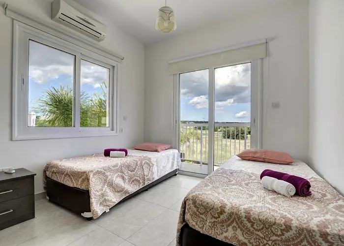 Nissi Christa * Ayia Napa