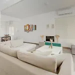 Villa Nissi Christa *