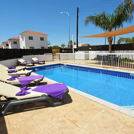 Nissi Christa Ayia Napa