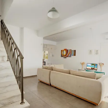 Nissi Christa فيلة أيا نابا