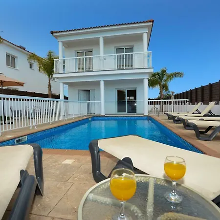 Nissi Christa أيا نابا