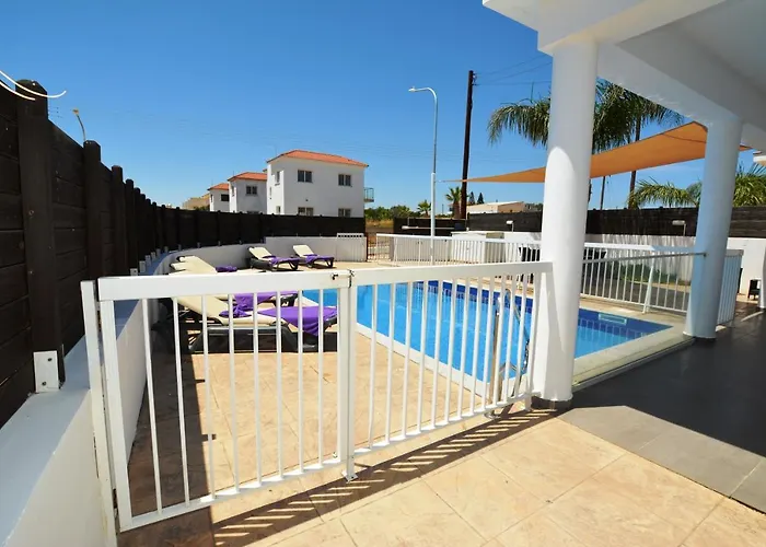 Villa Nissi Christa *