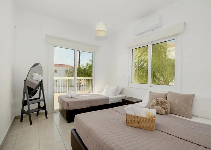 Villa Nissi Christa *