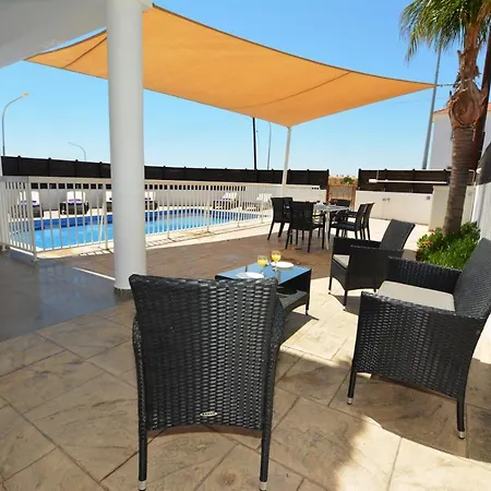 ヴィラ Nissi Christa *