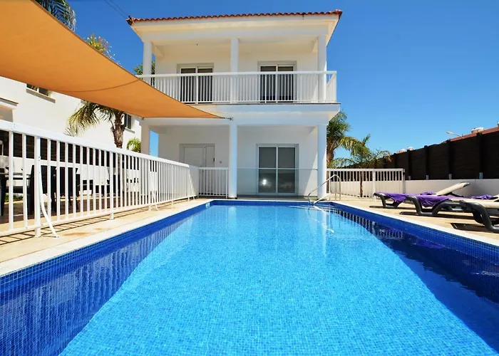 Willa Nissi Christa *