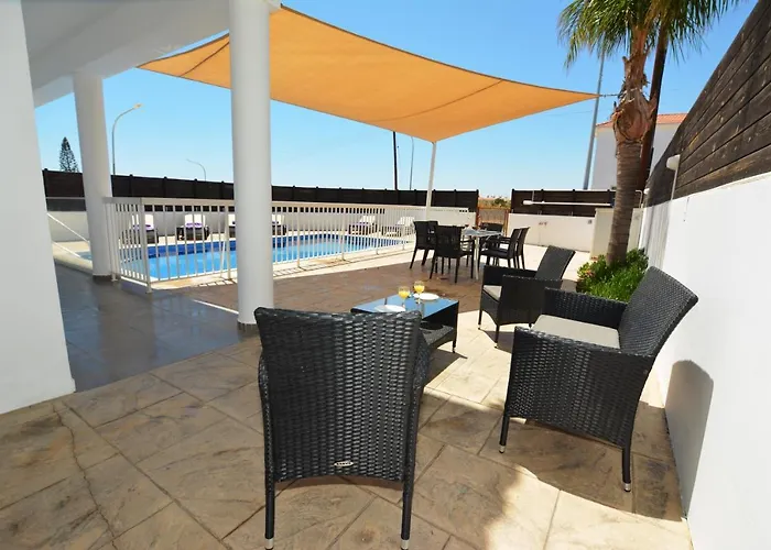 Willa Nissi Christa *