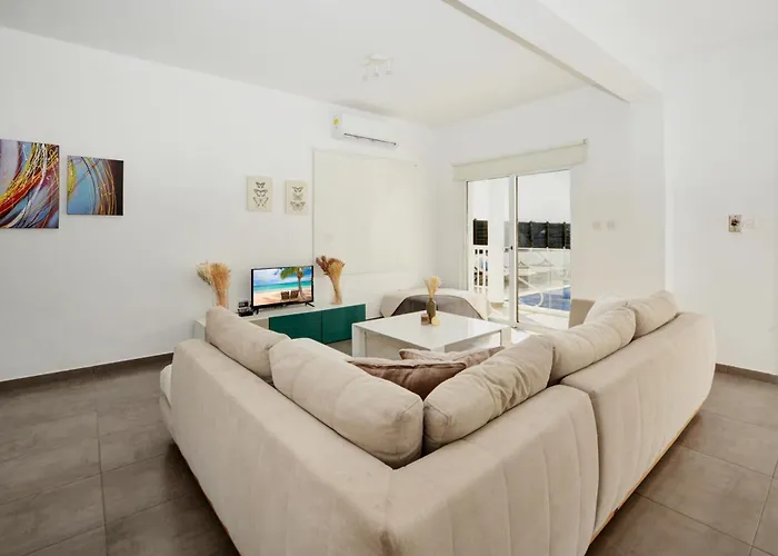 Nissi Christa Willa *