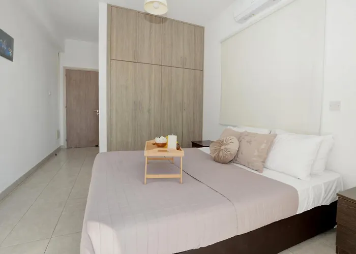 Nissi Christa Ajia Napa