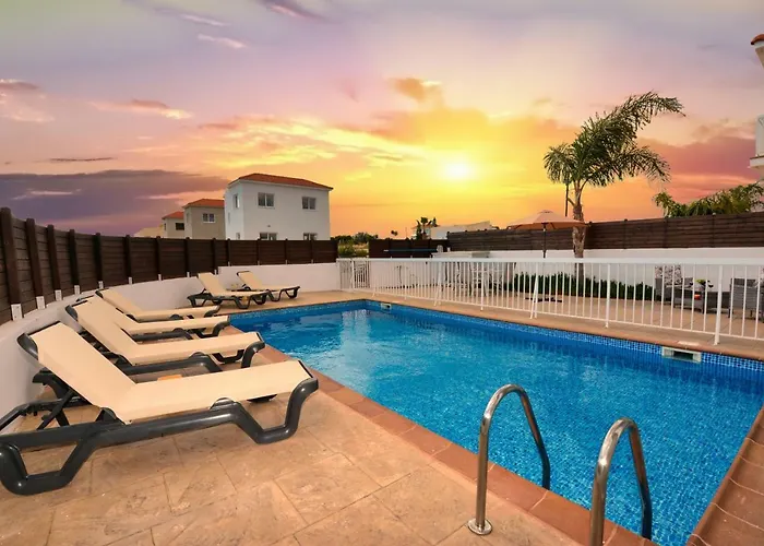 Nissi Christa Willa *